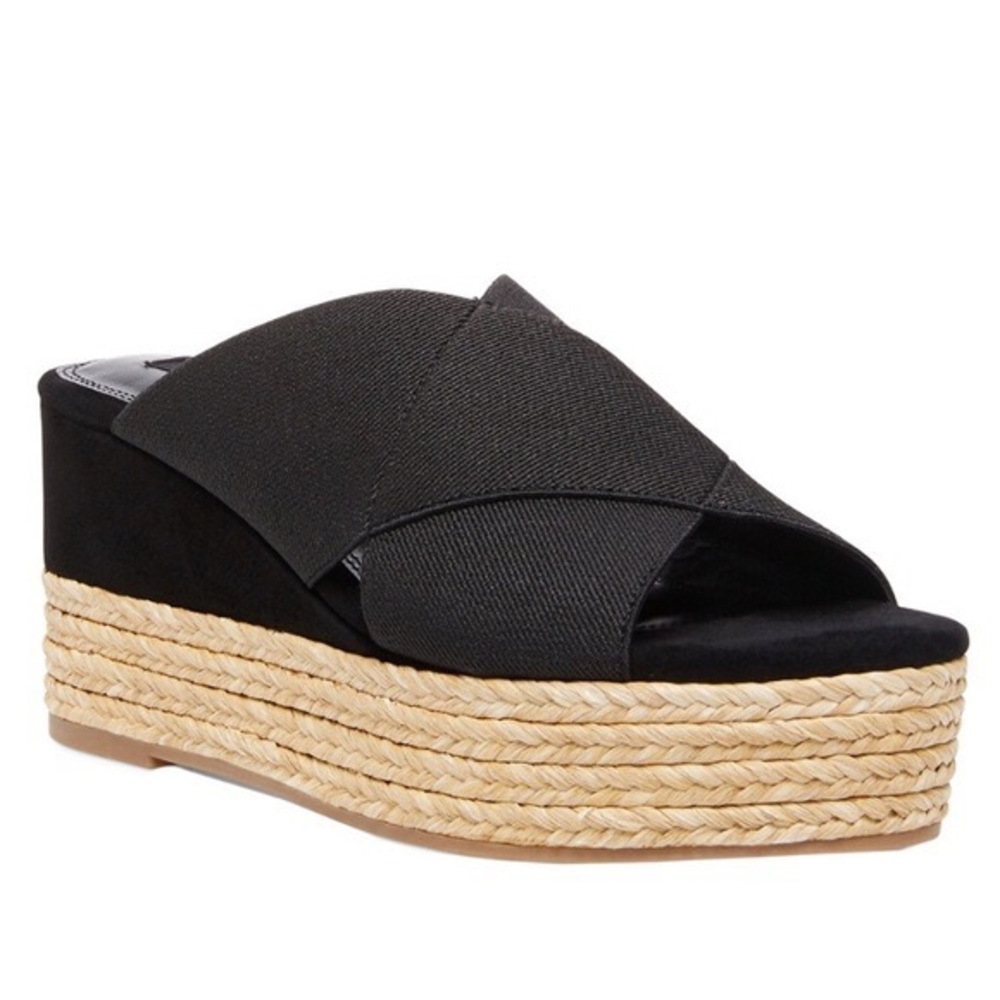 ALMOST NEW! Steven Madden Kaycee Sandals - Black - Size 8! In original box 🖤